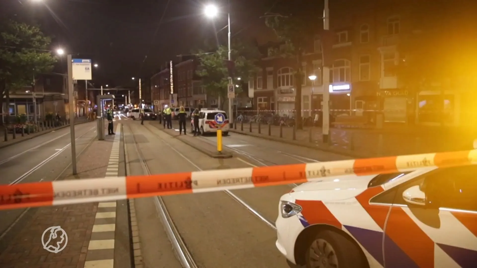 Scooterrijder (16) zwaargewond na klap tegen paal in Den Haag
