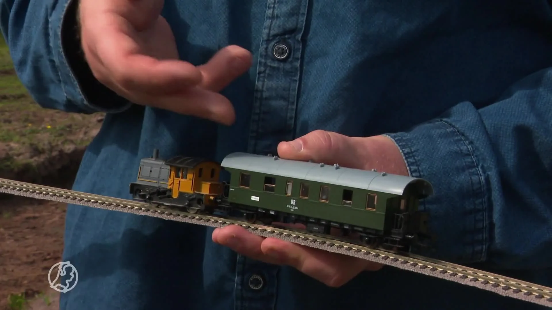 Vrijwilliger Jos bouwt Train & Breakfast om museum uit de cor...