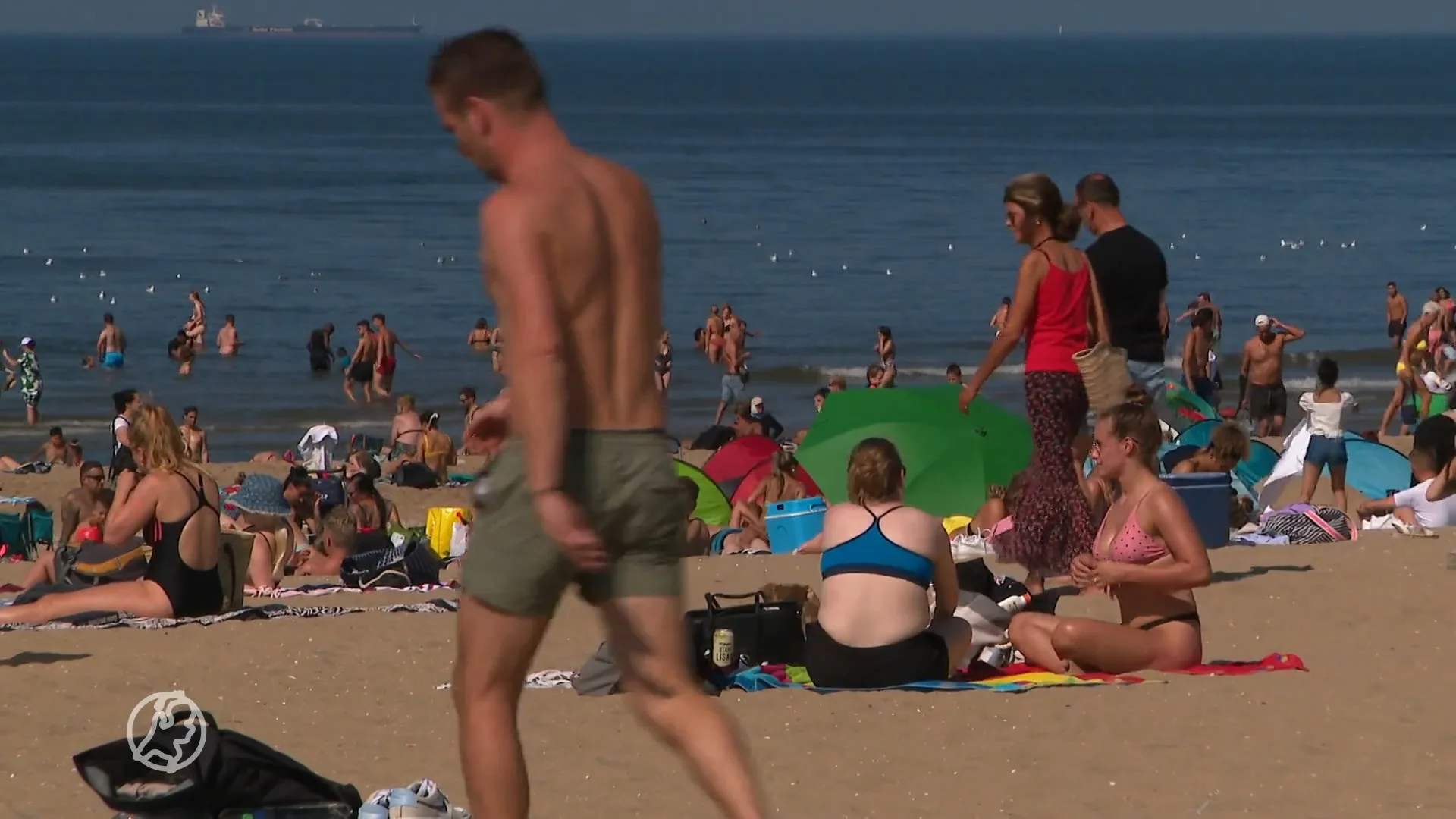 Nederlanders massaal op zoek naar verkoeling op laatste zomerdag