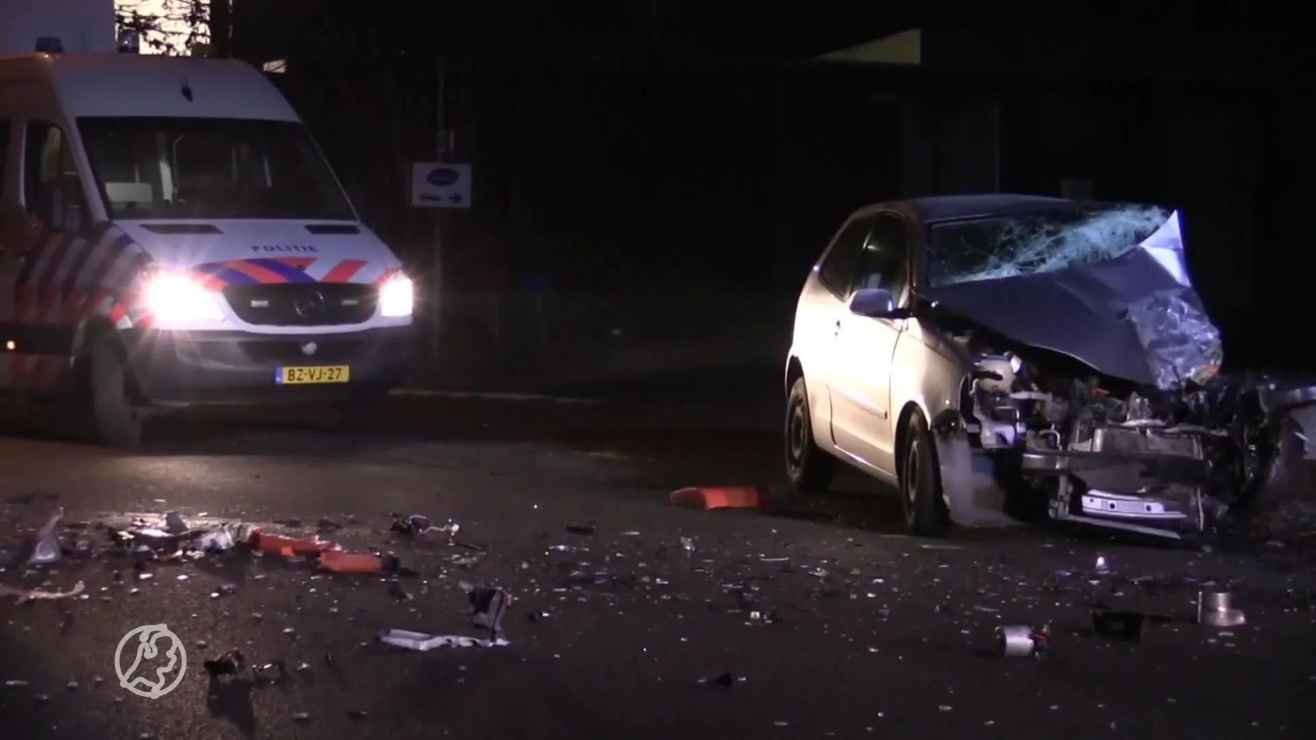 Automobilist in het ziekenhuis na ernstig ongeluk met vrachtwagen in Enschede
