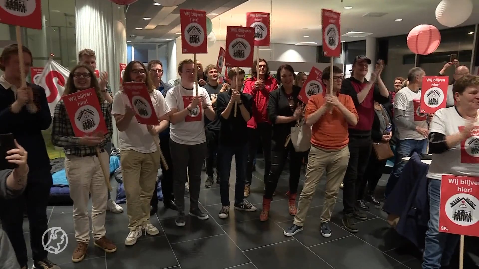 Boze huurders bezetten kantoor woningcorporatie om sloop woningen Oss