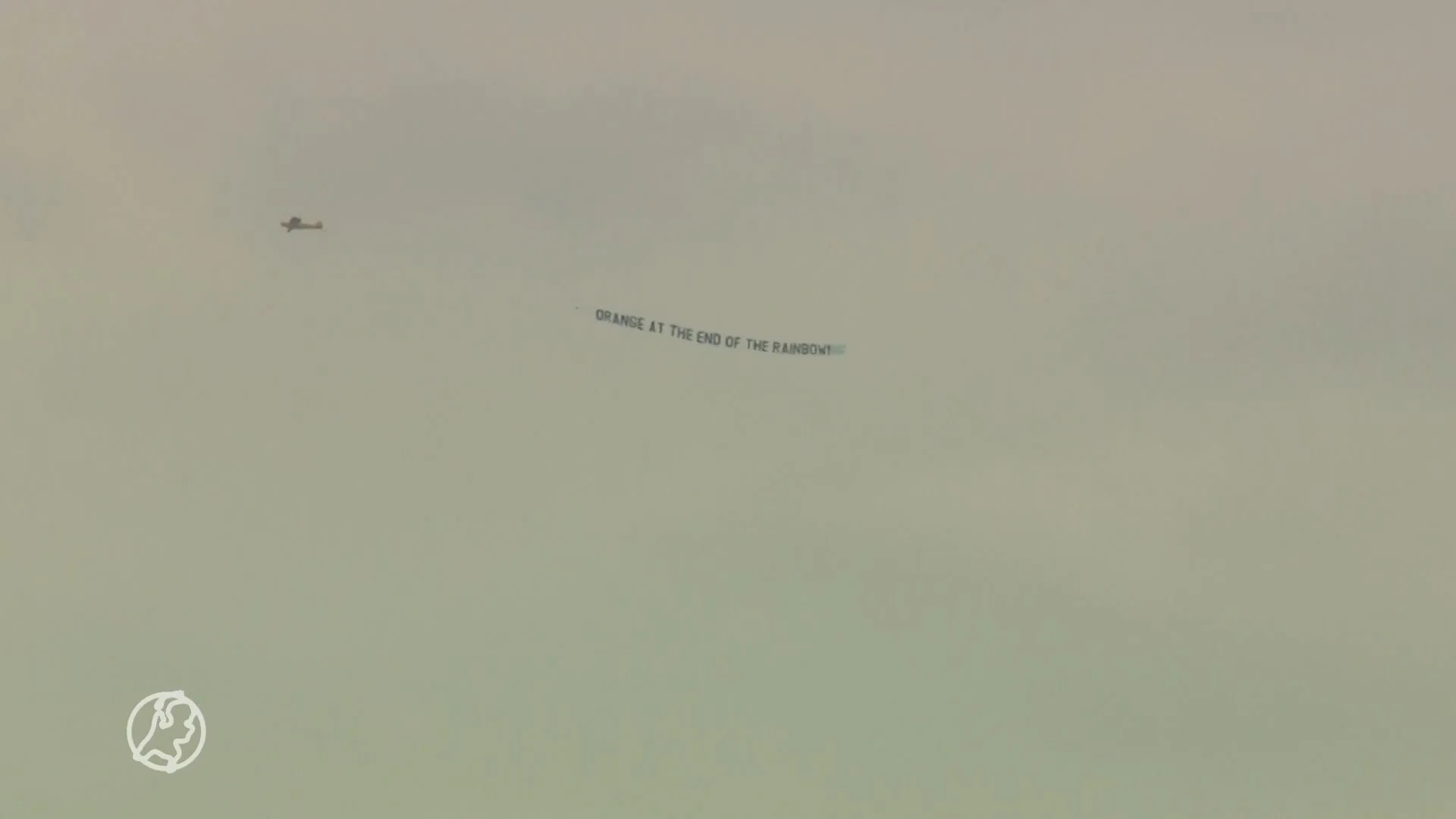 Luchtpost voor Nederlands elftal: 'Orange at the end of the r...