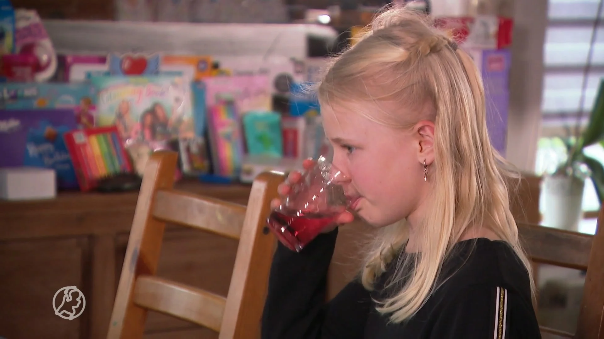 Kwetsbare Emma (10) zit al sinds maart thuis en wacht op vacc...