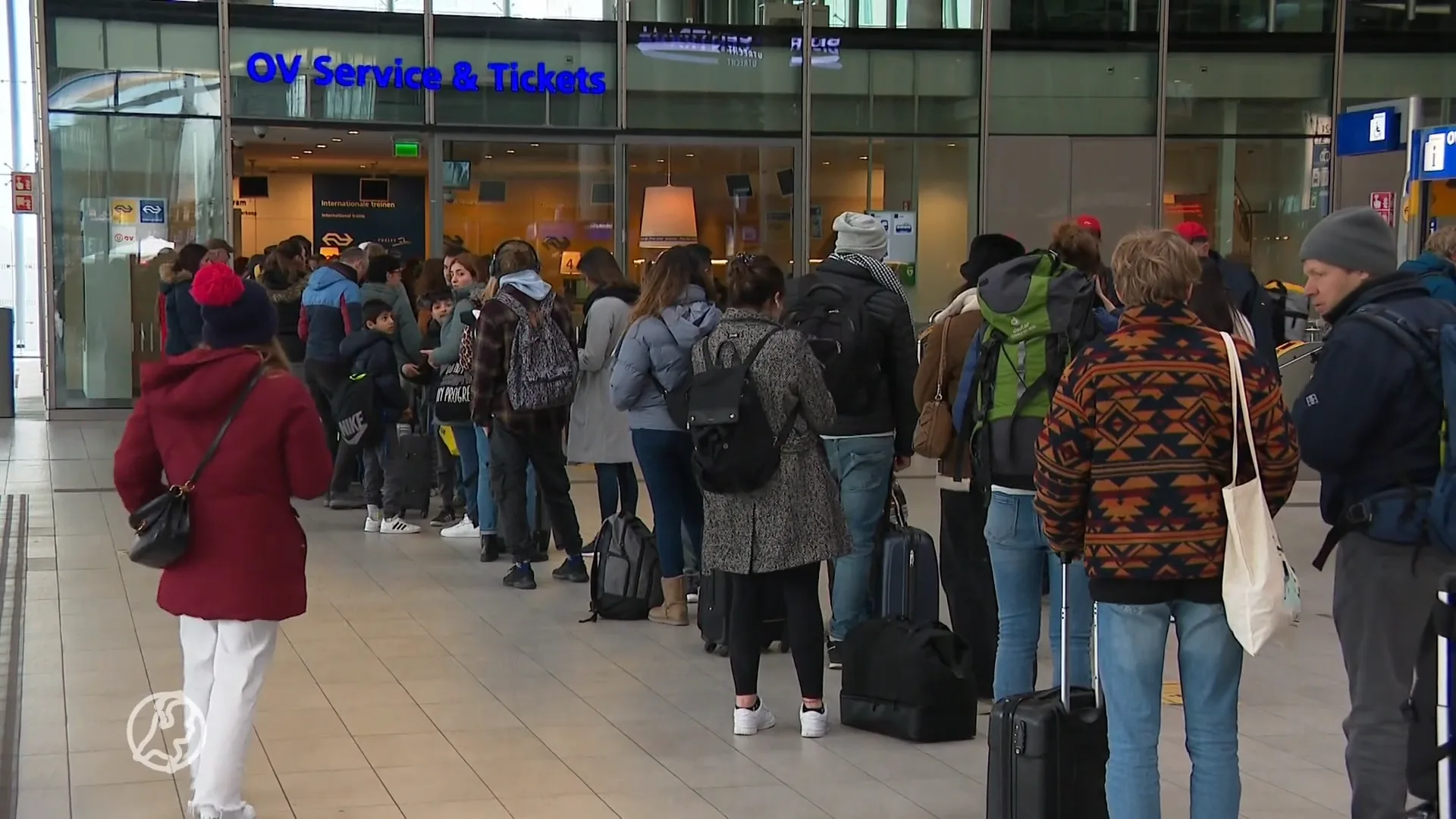 Megastoring bij NS: talloze reizigers gestrand op stations