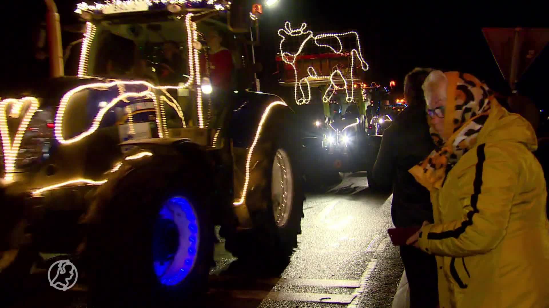 Boeren bezorgen met verlichte trekkers 'troostpakketten'