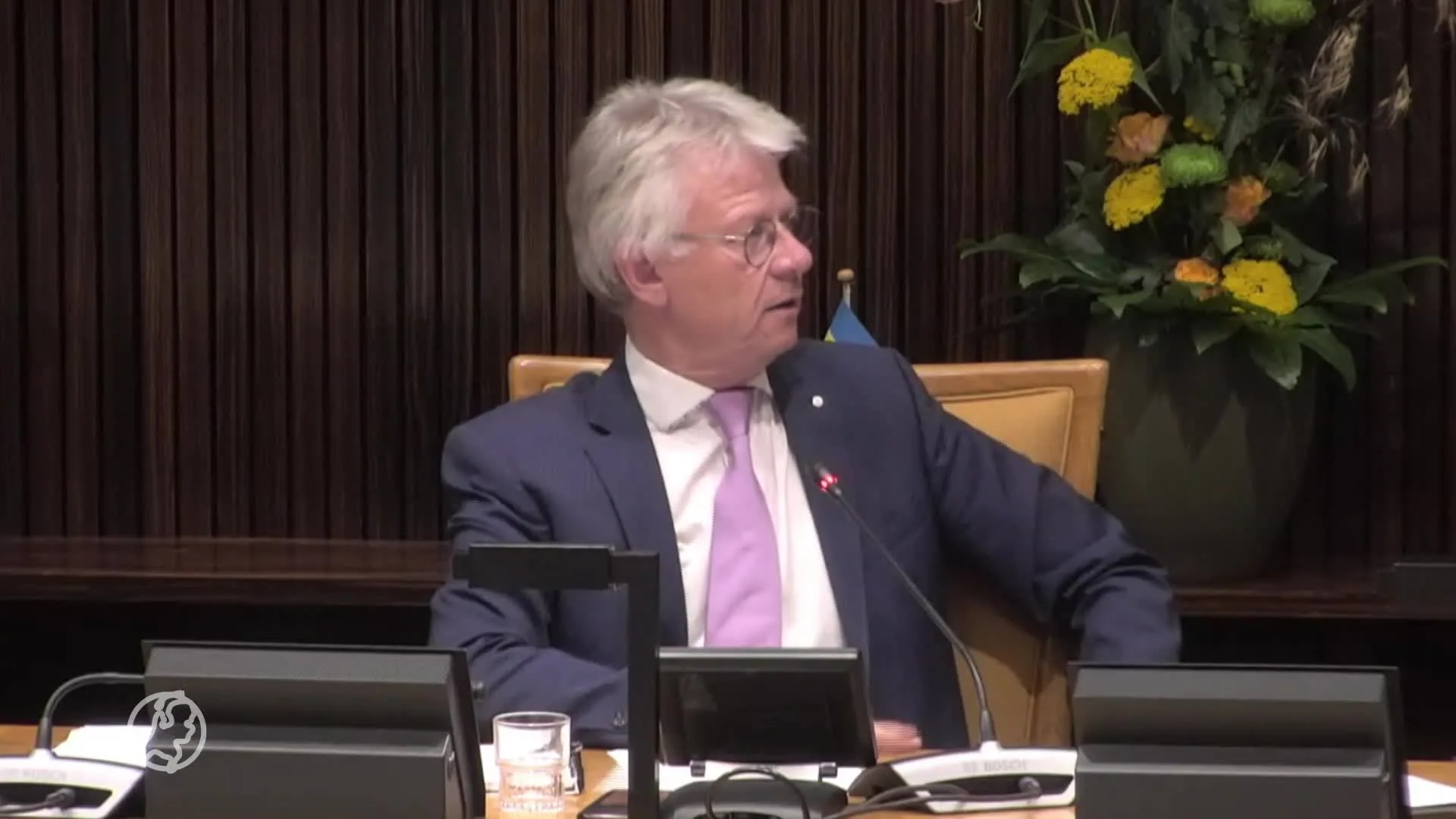 Onenigheid in Gelders parlement na tonen dierenfoto's, voorzitter woest