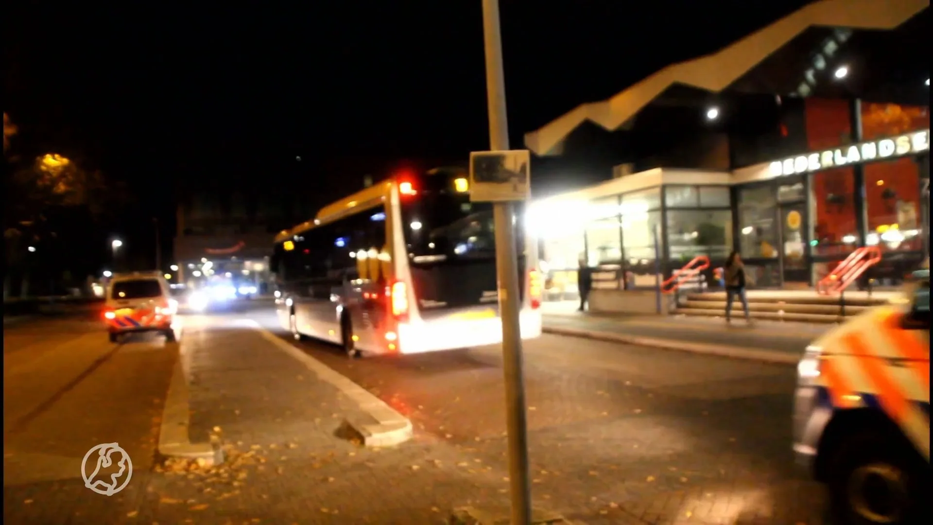 Buschauffeur mishandeld door groep asielzoekers: 'Er moet beveiliging komen!'