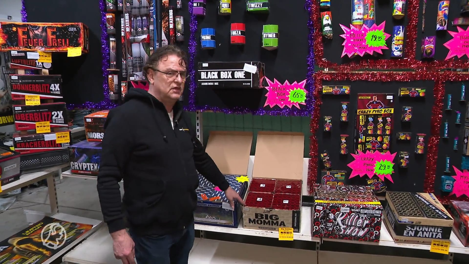 Vuurwerkfanaten nu al voor lege schappen, en de verkoop is nog niet eens begonnen