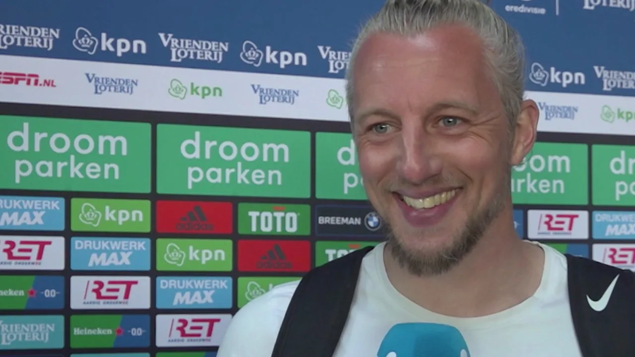 Pasveer blij met transfer naar Ajax: 'Telefoon stond roodgloe...