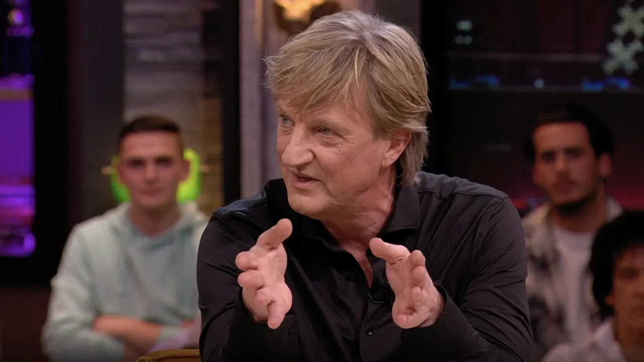 Wim adviseert Gravenberch over transfer: 'Wacht nou gewoon nog even!'