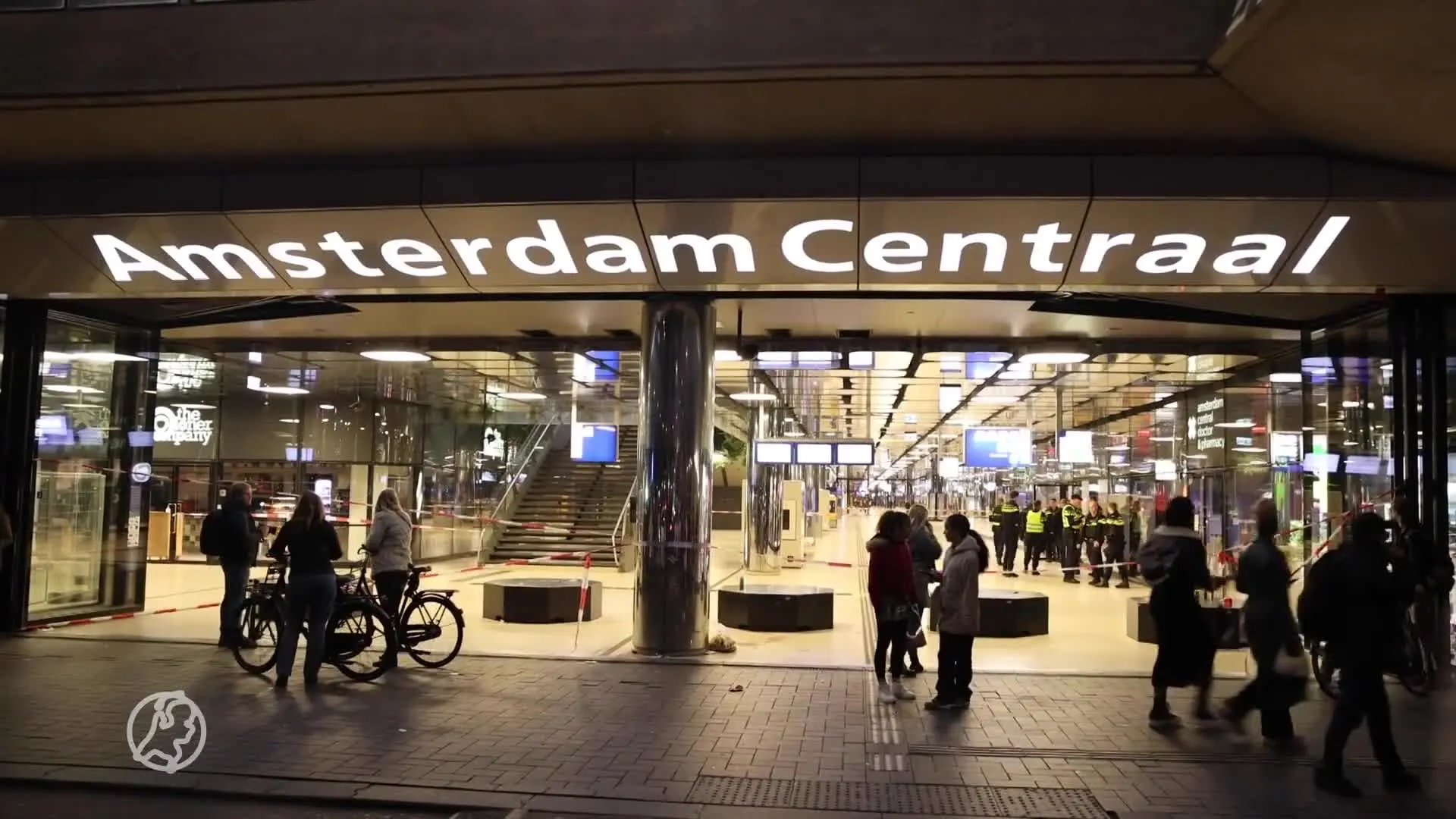 Twee gewonden door schietpartij vlakbij Centraal Station Amsterdam