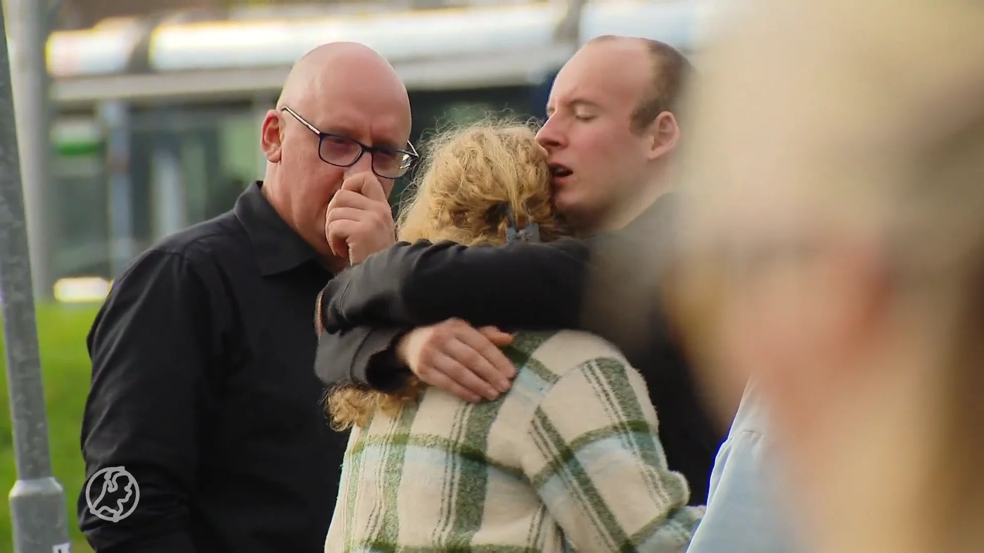 Grote belangstelling voor afscheid doodgeschoten moeder en dochter