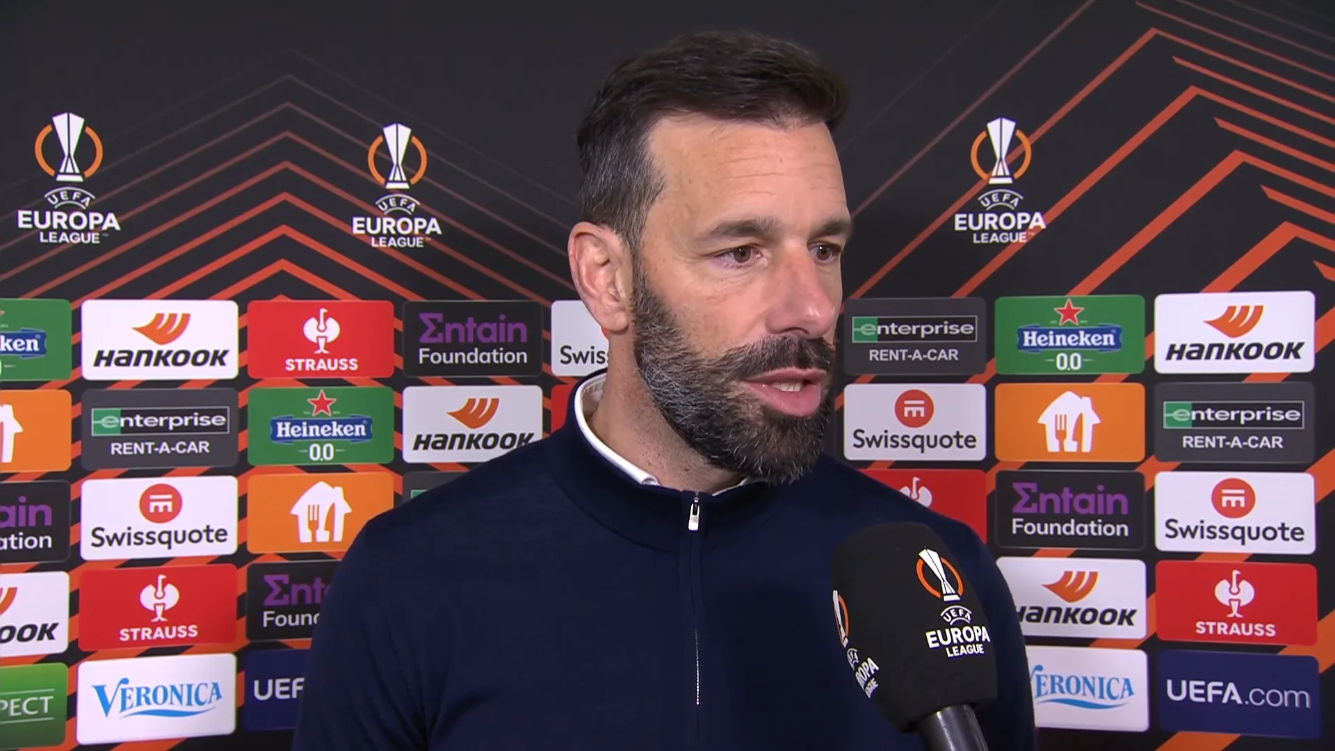 Van Nistelrooij complimenteert zijn team: 'Ik had niet meer van ze kunnen vragen'