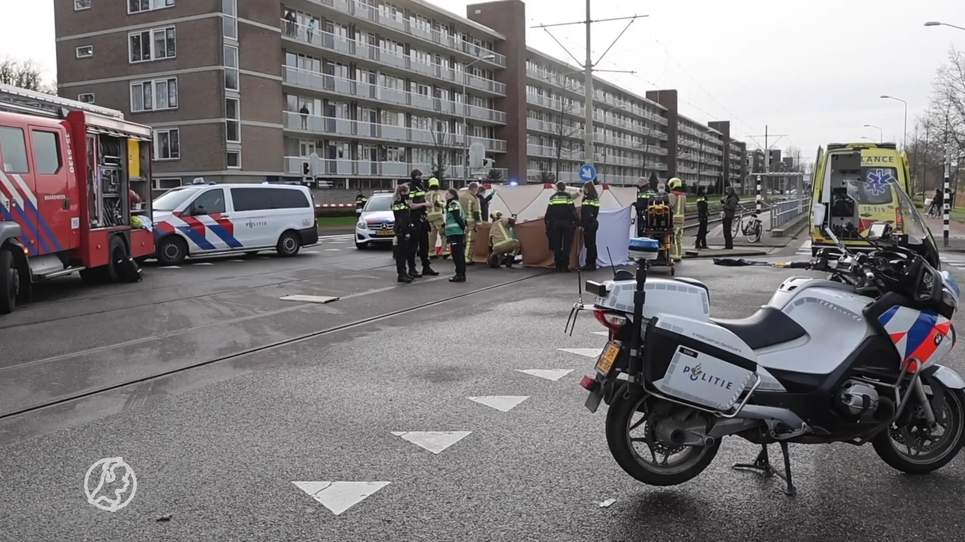 Fietser zwaargewond bij botsing met tram in Leidschendam