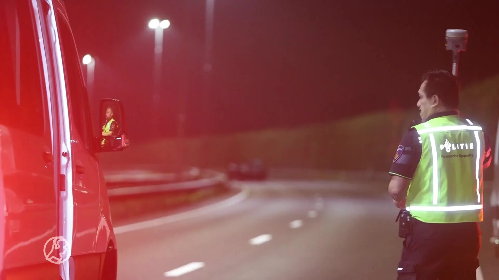 Vier jongvolwassenen gewond na botsing auto op A59