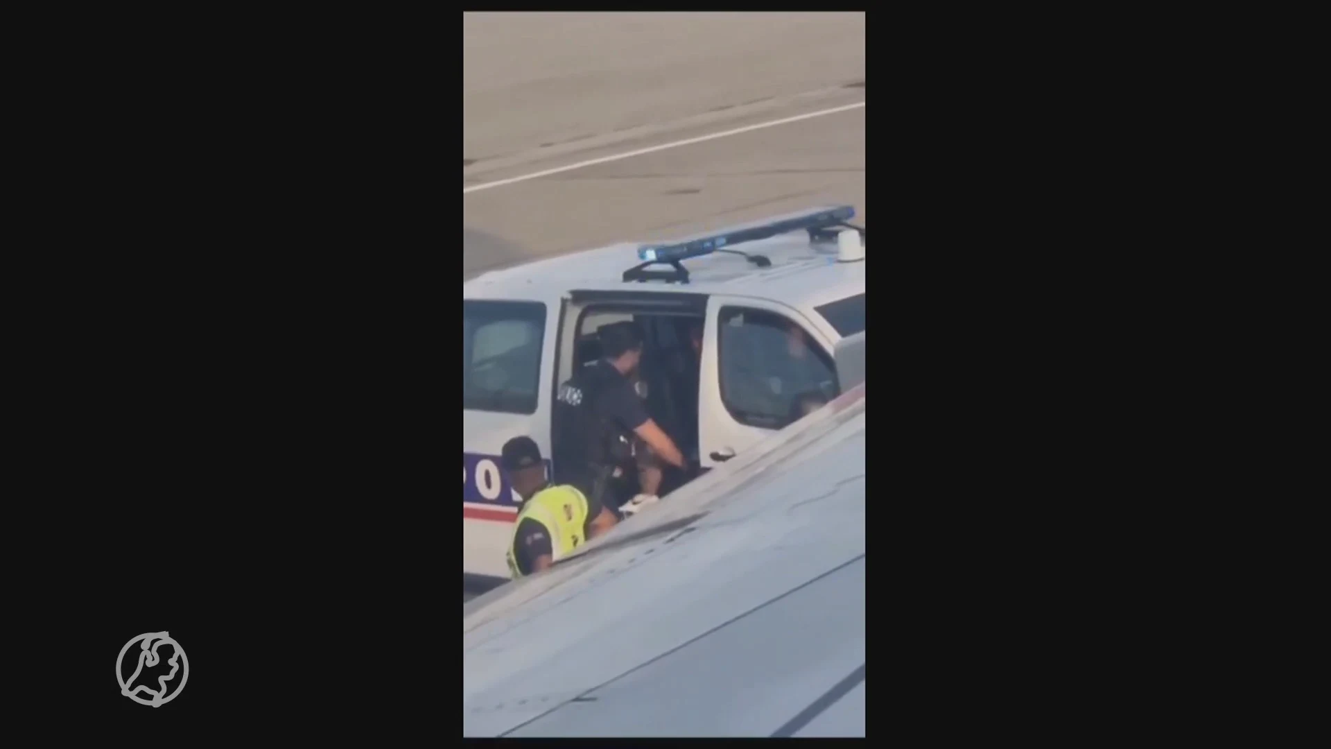 Passagiers beleven horrorvlucht door dronken man: 'Stewardess huilde door intercom'