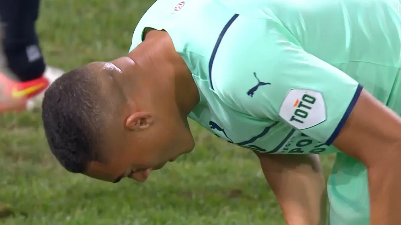 KANS: Carlos Vinicius mist grote kans op 1-3 voor PSV