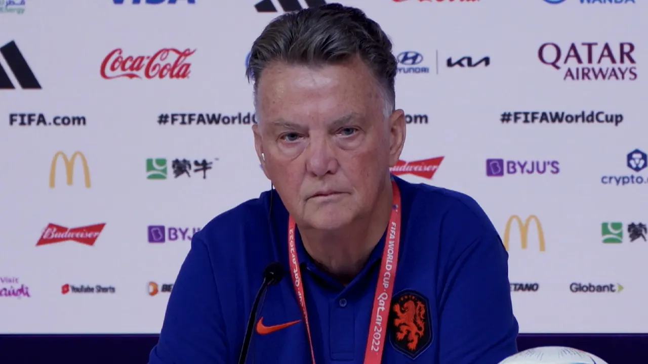 Louis van Gaal over uitspraken Memphis: 'Of het verstandig is, is een tweede...'
