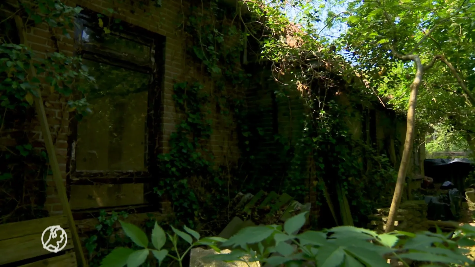 Honderden geïnteresseerden in vervallen ‘spookhuis’