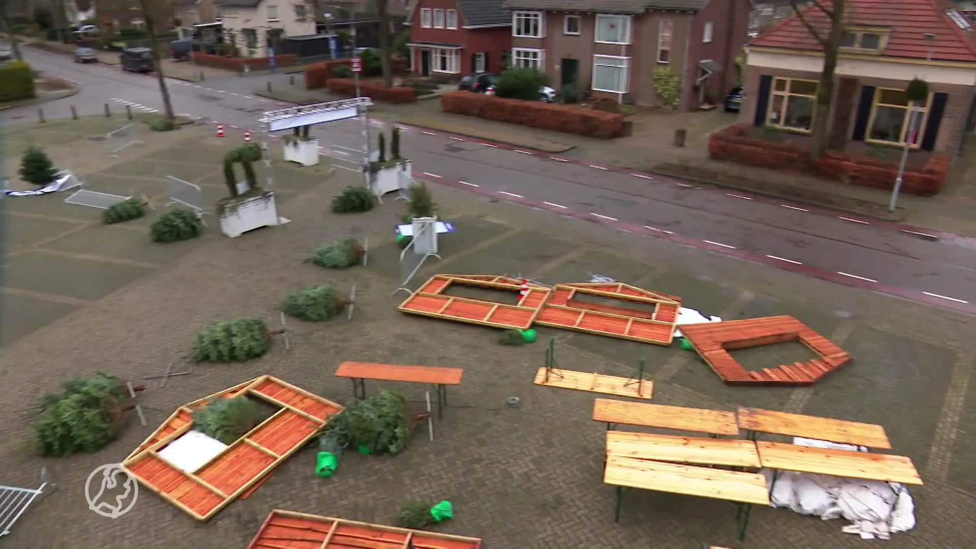 Oliebollen drive-in aan stukken gereten door storm Bella