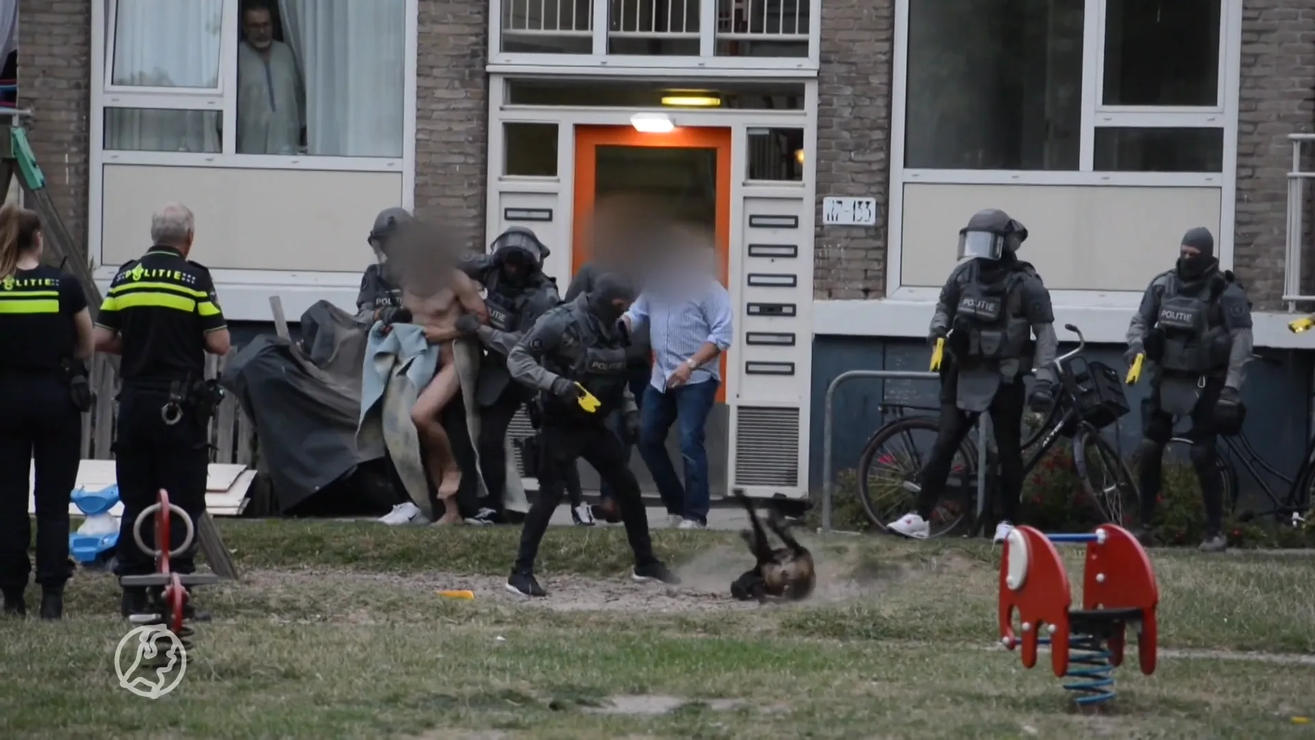 Hond getaserd bij aanhouding van agressieve, verwarde man