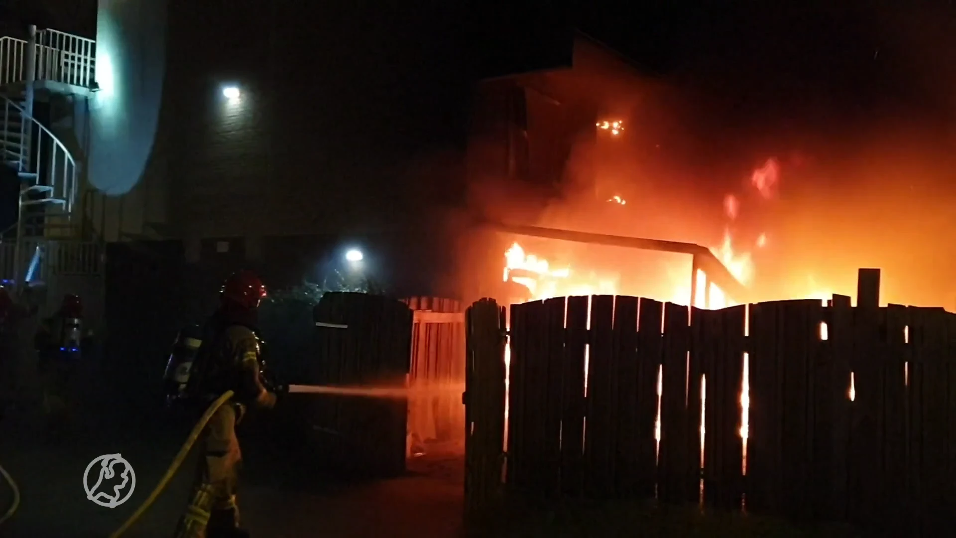 Buurtbewoners met de schrik vrij bij brand in Amsterdam: 'Er hadden doden kunnen vallen'