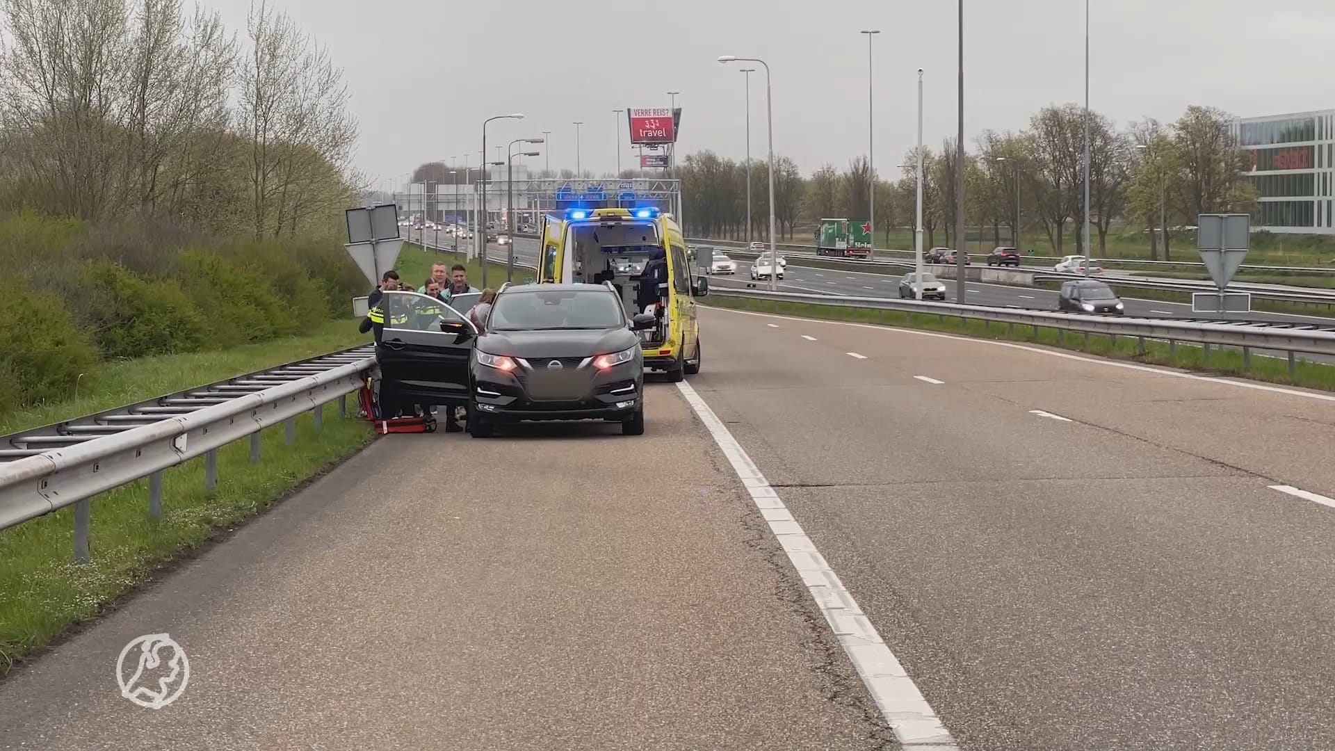 Baby Bente kan niet langer wachten en wordt geboren op de snelweg