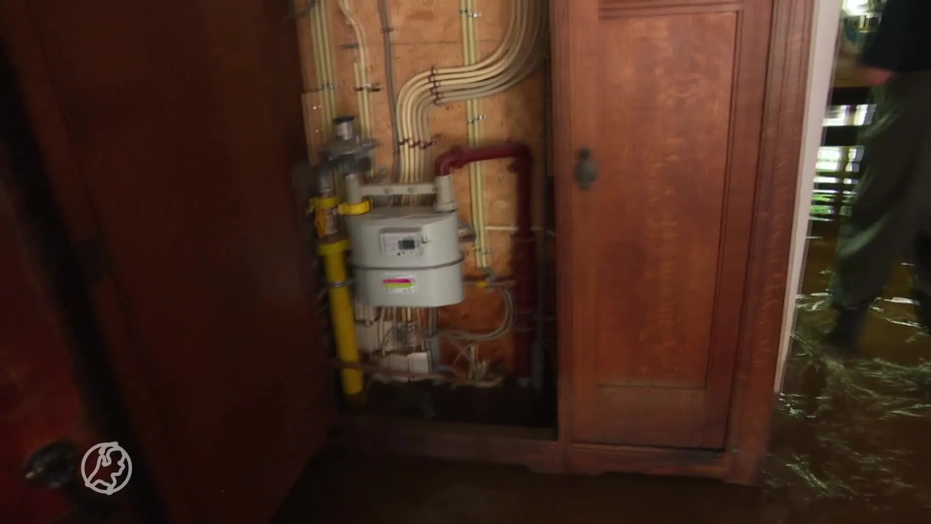 Kasteel Vlodrop loopt onder water: 'Het kwam zo hard, zo hoog. Alles is voor niets geweest'