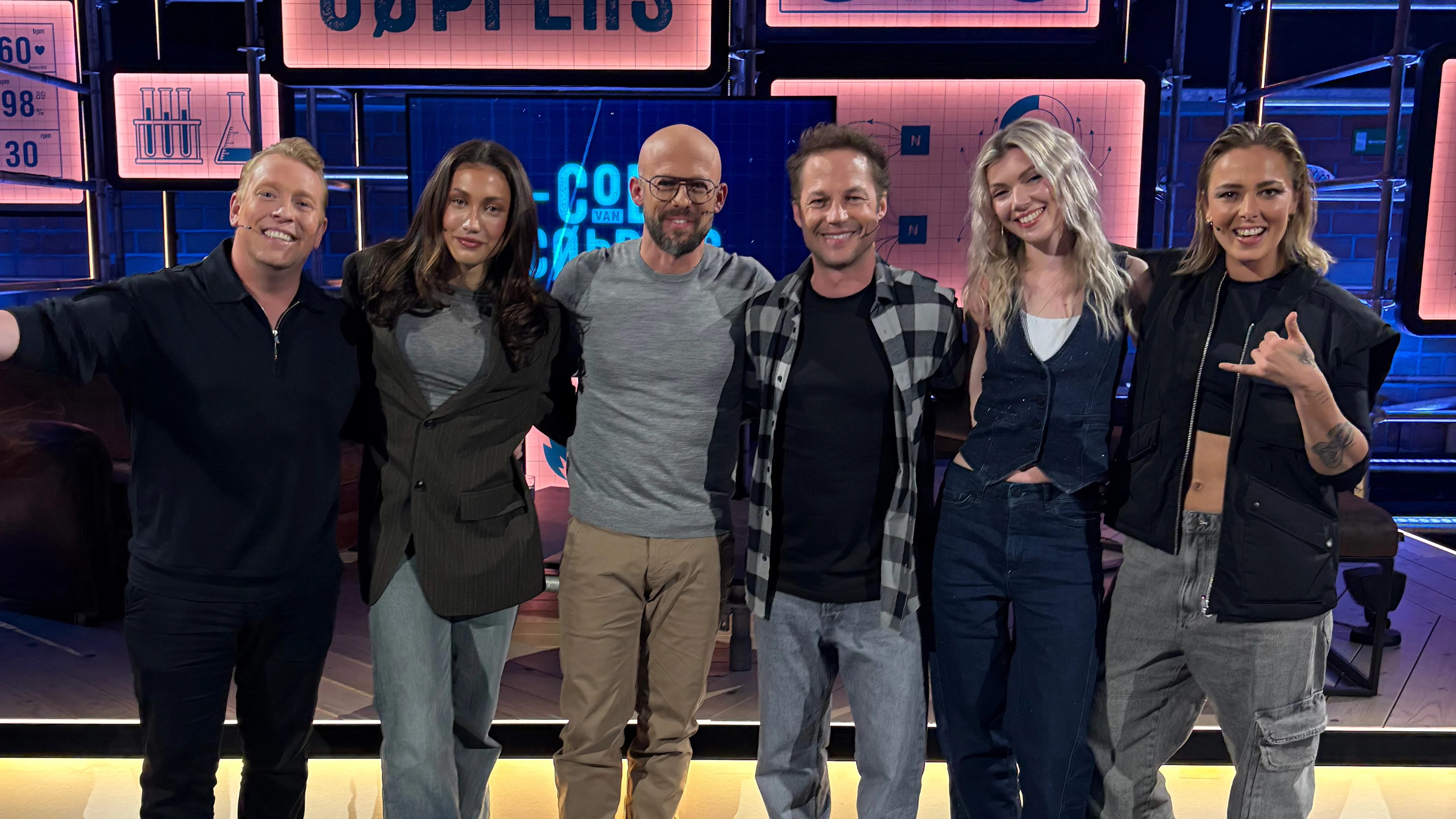 Shark Attack: Billy Dans/ Noor Omrani - Hannah Mae/Sera de Bruin