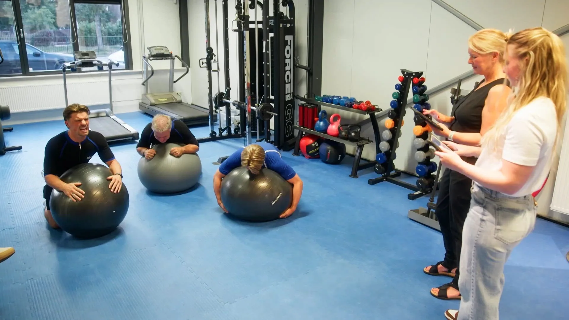 Weeënstorm voor René, Kim en Mitch