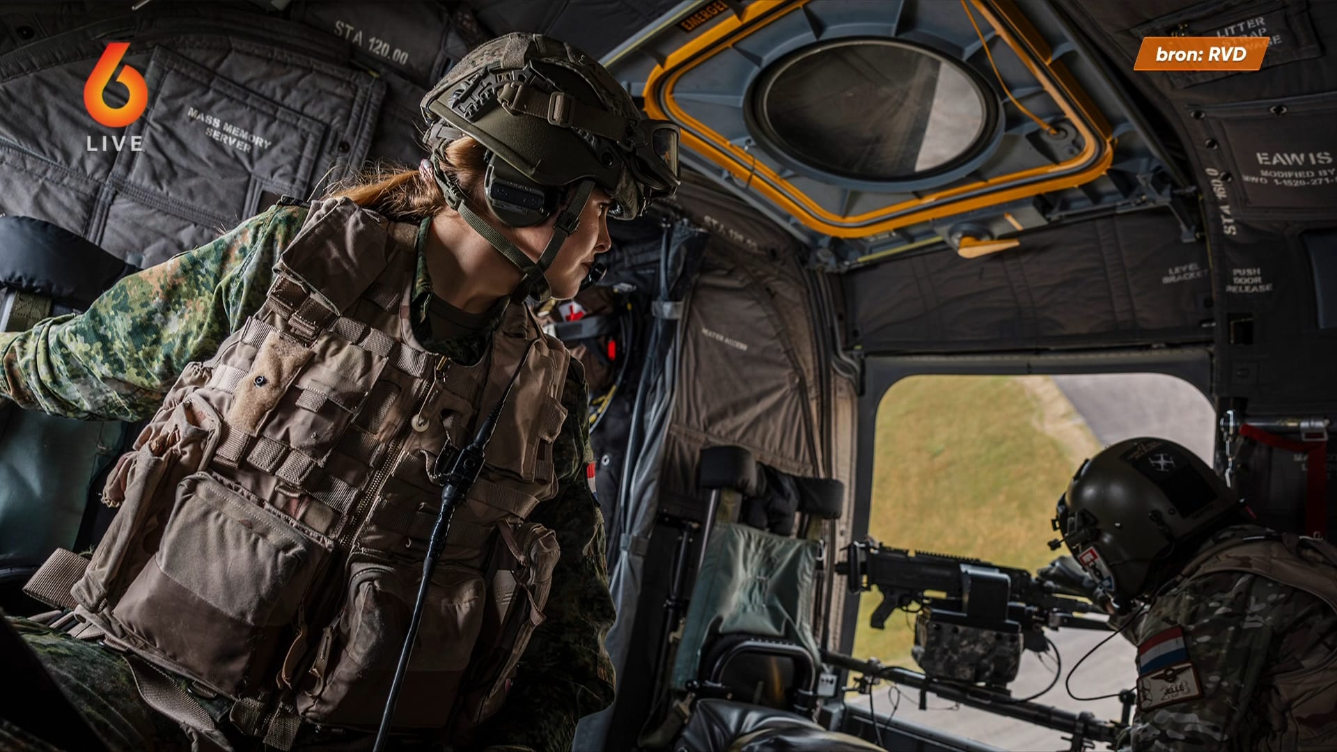Prinses Amalia rond training af bij de Koninklijke Luchtmacht