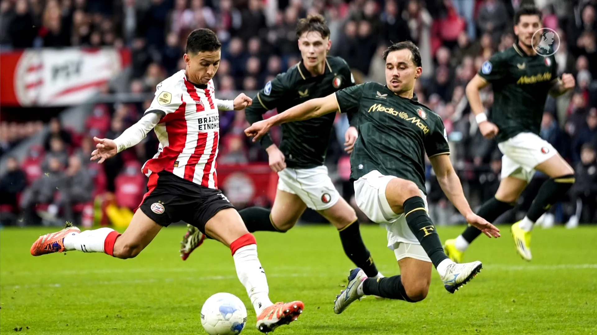 Politie zet sms-bom in na bedreigingen Feyenoord