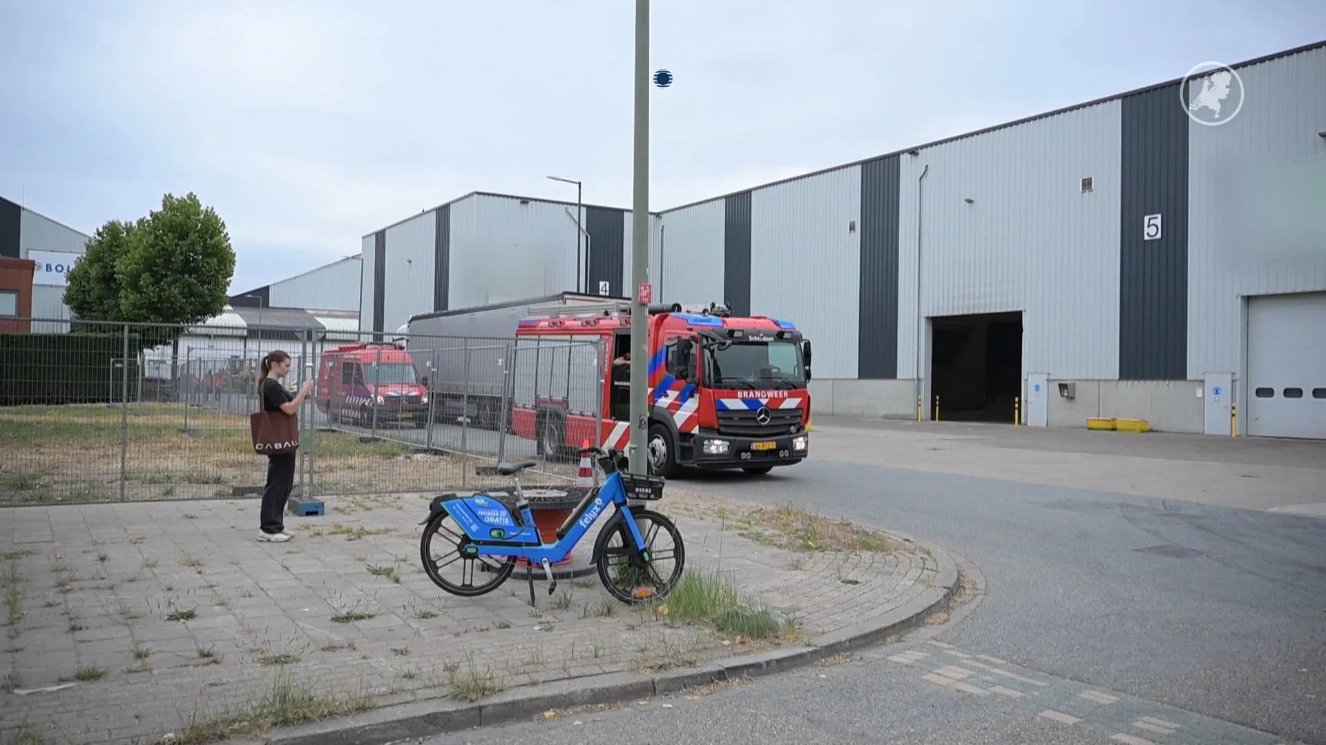 Chauffeur overleden na beknelling tussen pallets in Schiedam