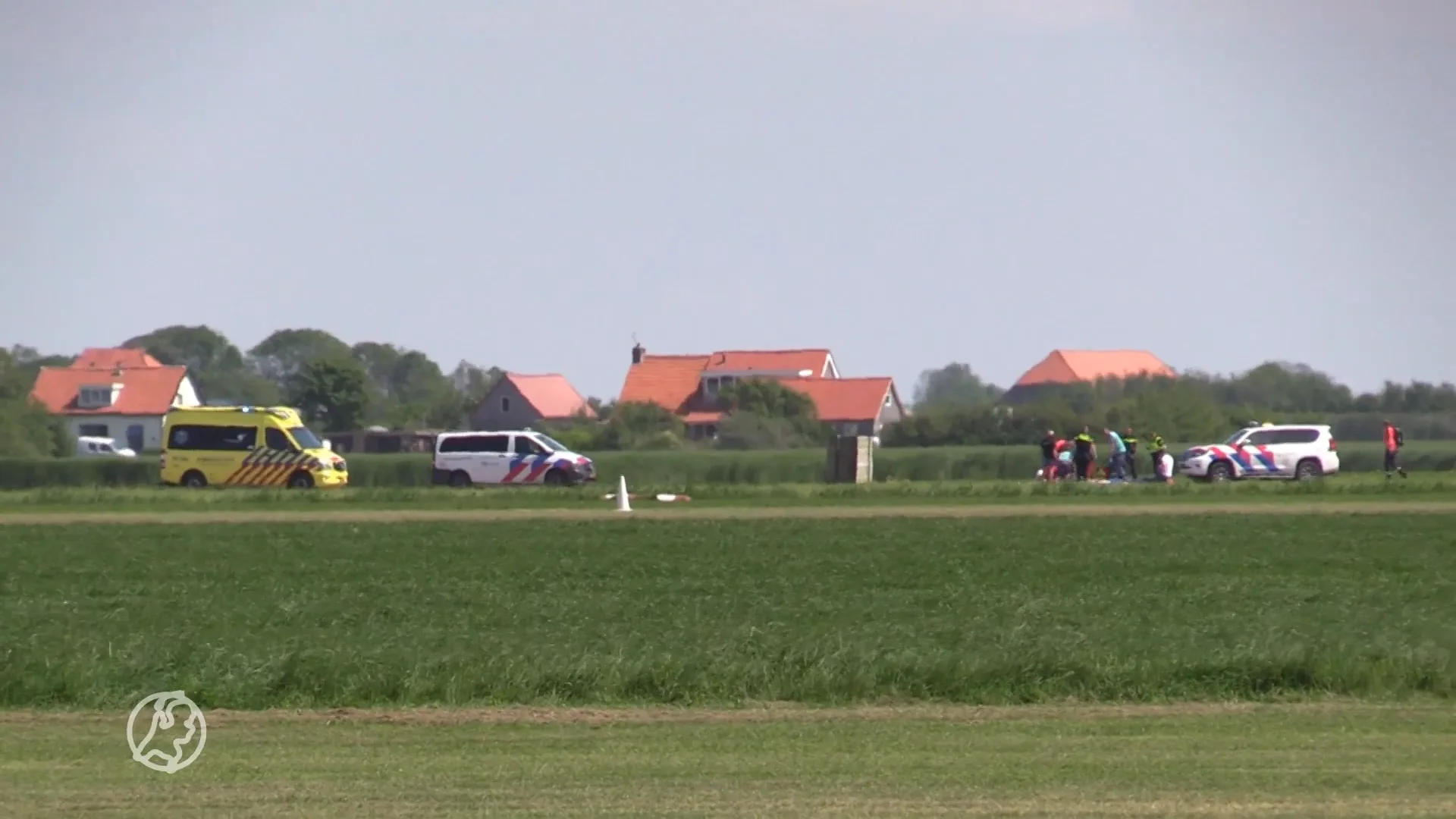 Buitenlandse militair zwaargewond na parachutesprong op Texel