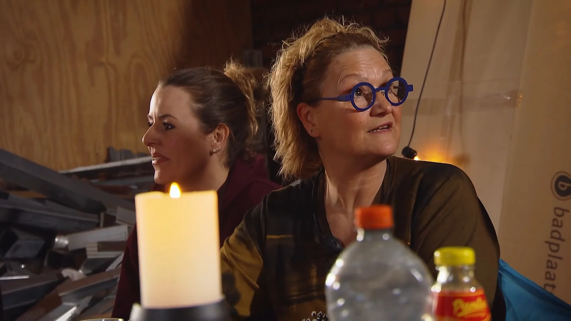 Lotty vindt Jacky een gevaarlijke vrouw