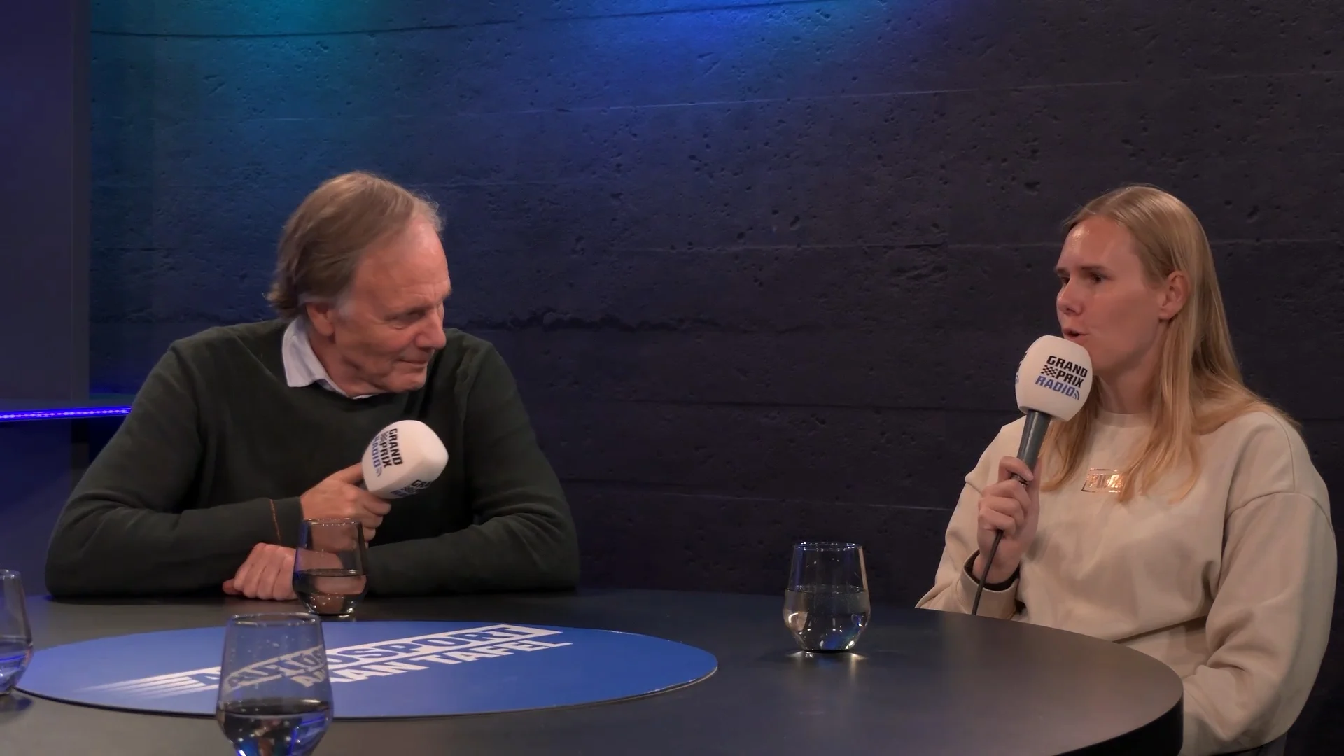 Beitske Visser geniet van NASCAR: 'Racen agressief deur-aan-deur'