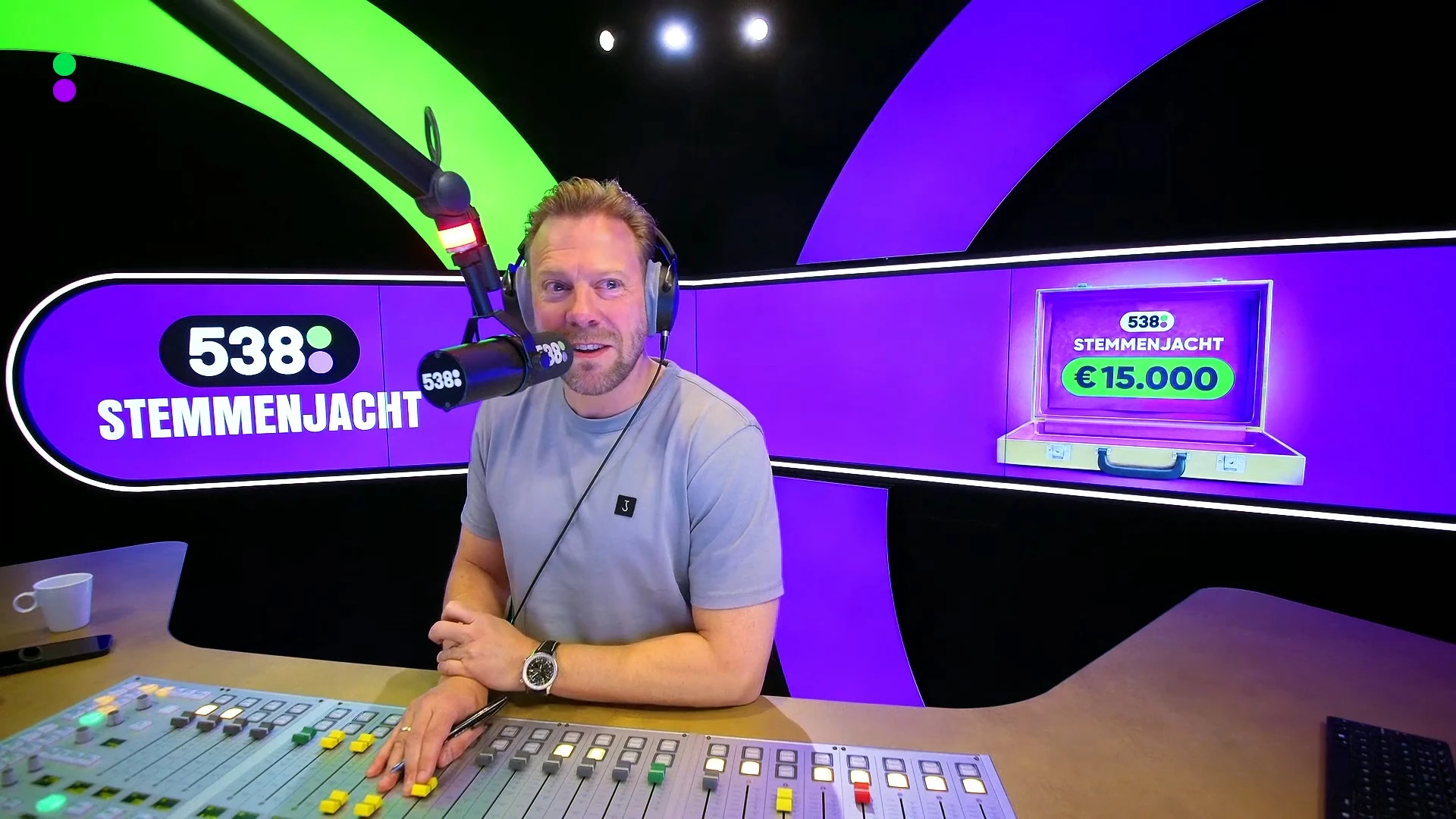 Feest voor PSV tot in de late uurtjes: Van Bommel en Ooijer bellen met De 538 Ochtendshow