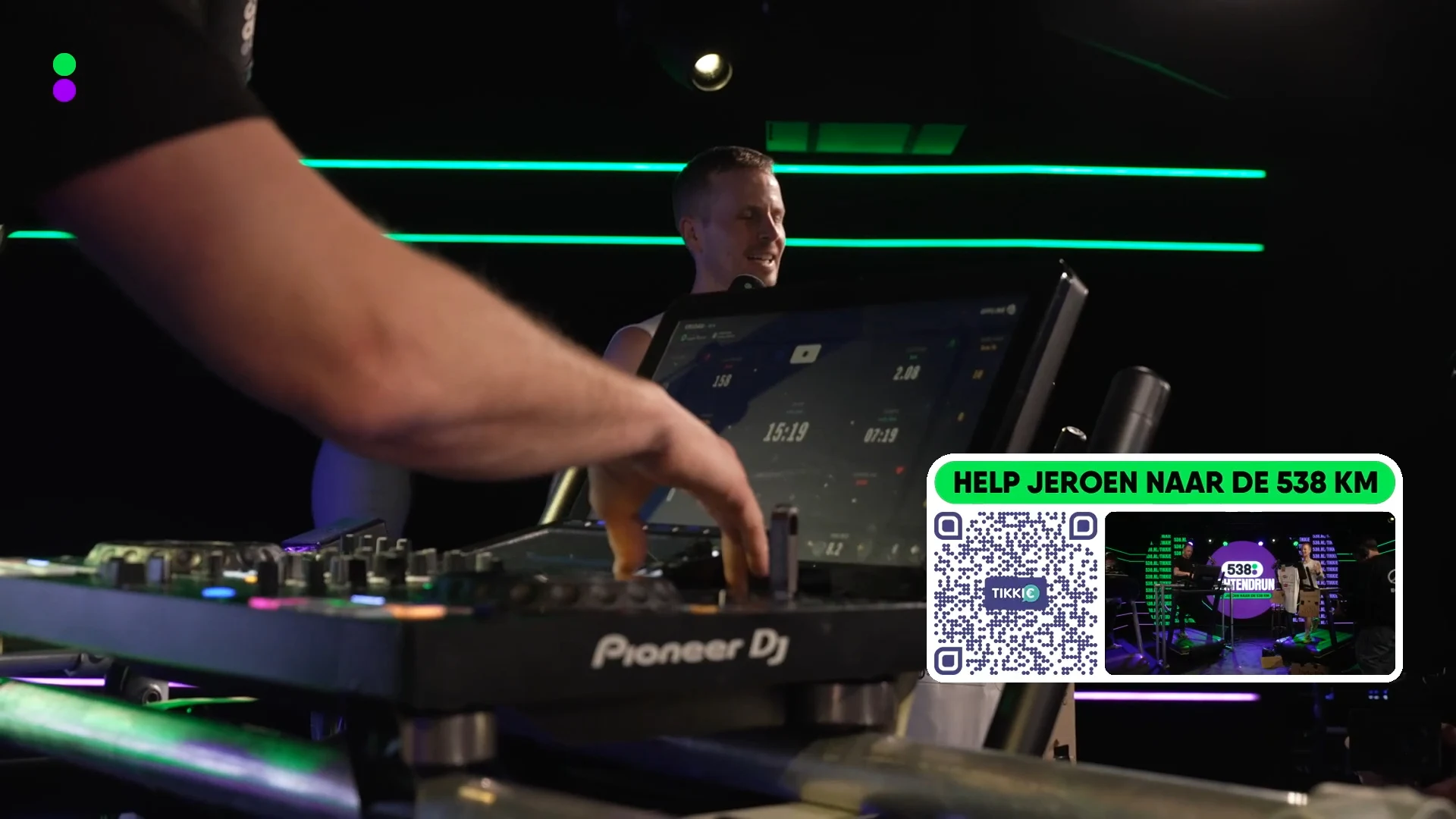 Chris Deluxe draait set op loopband voor De 538 Ochtendrun