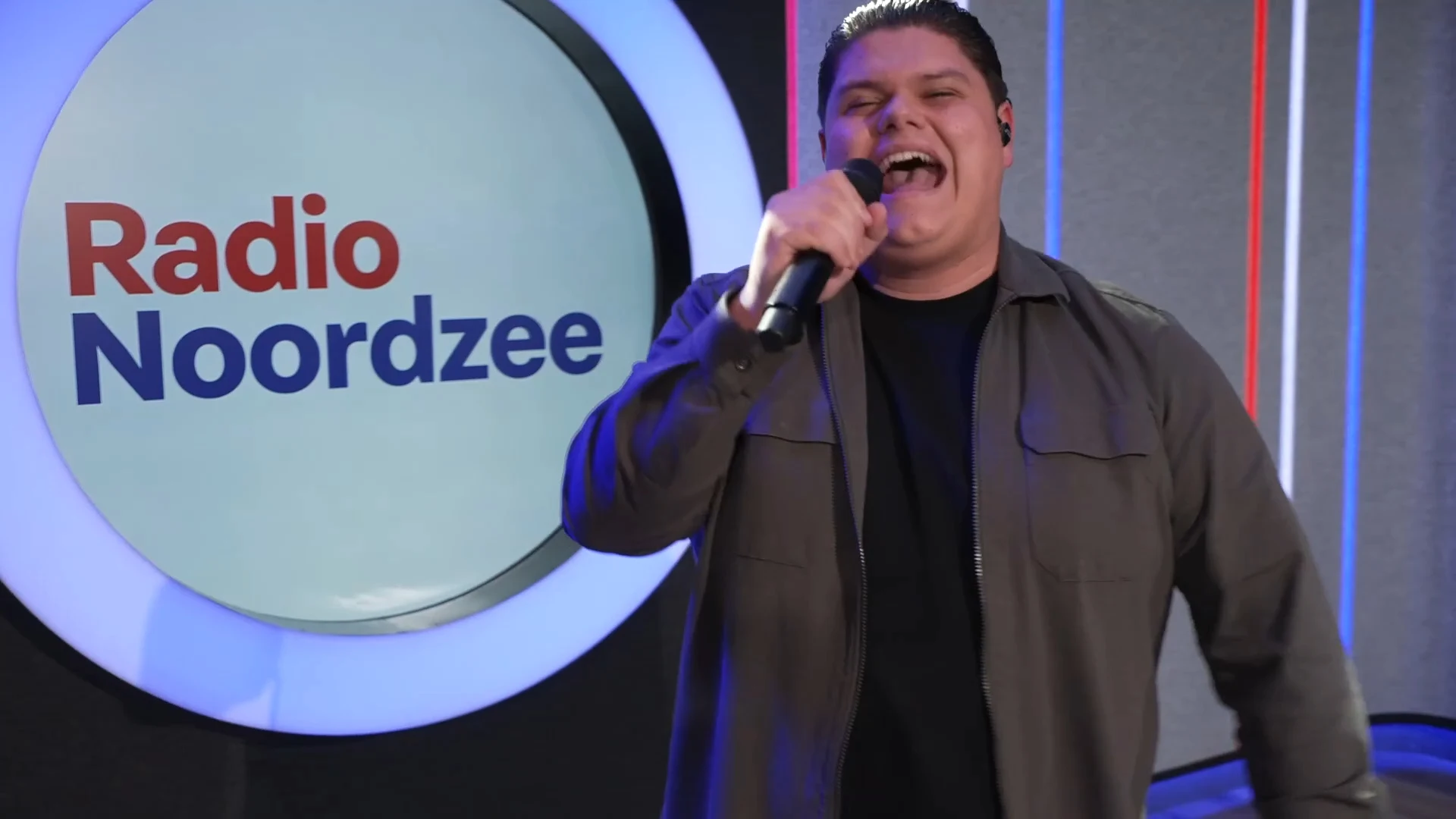 Justen de Wildt zingt dé zomerhit van 2026: Cheerio!