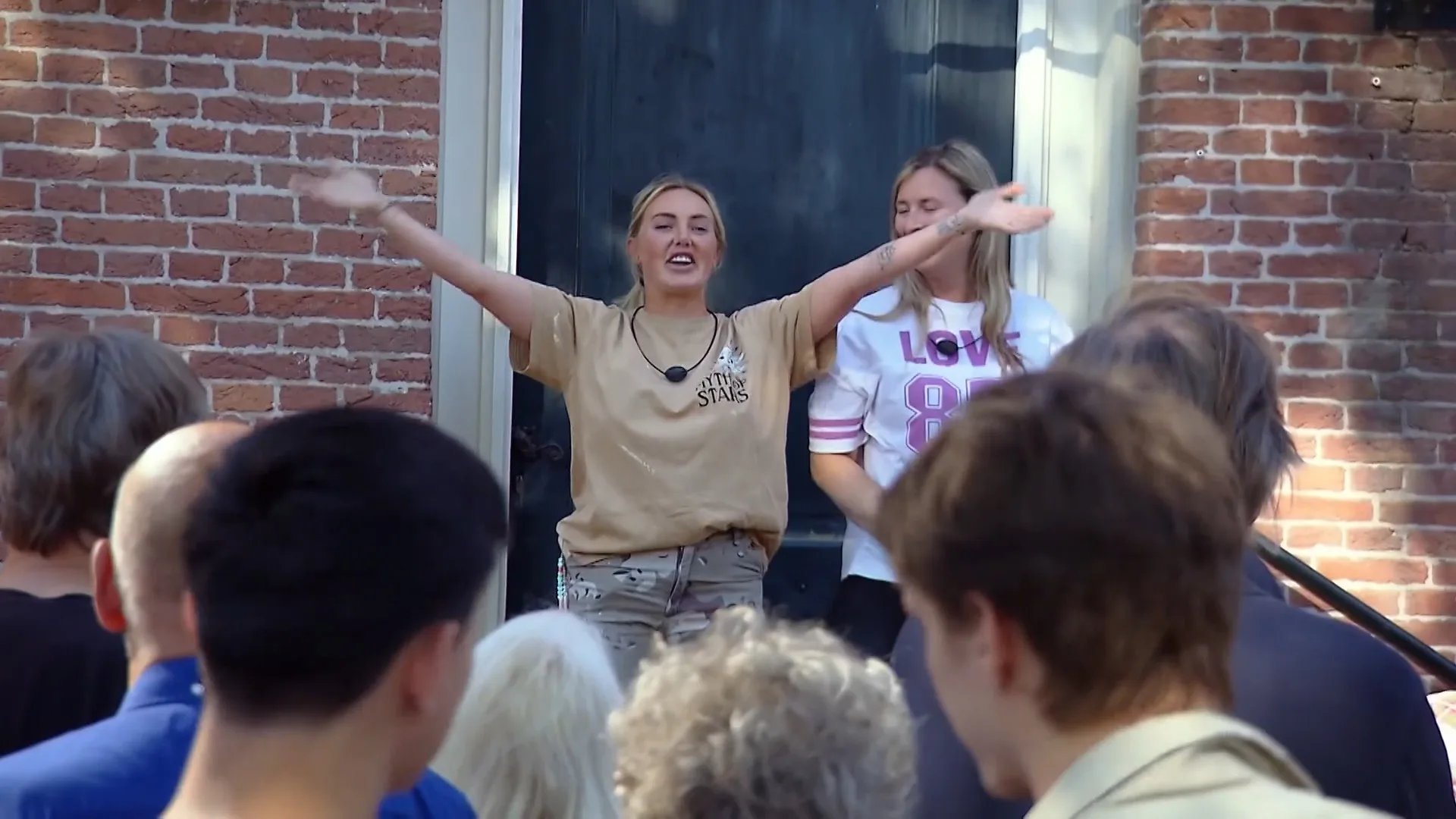 Buurtfeest voor het einde van Het Blok: 'Proost op het mooie pand!'