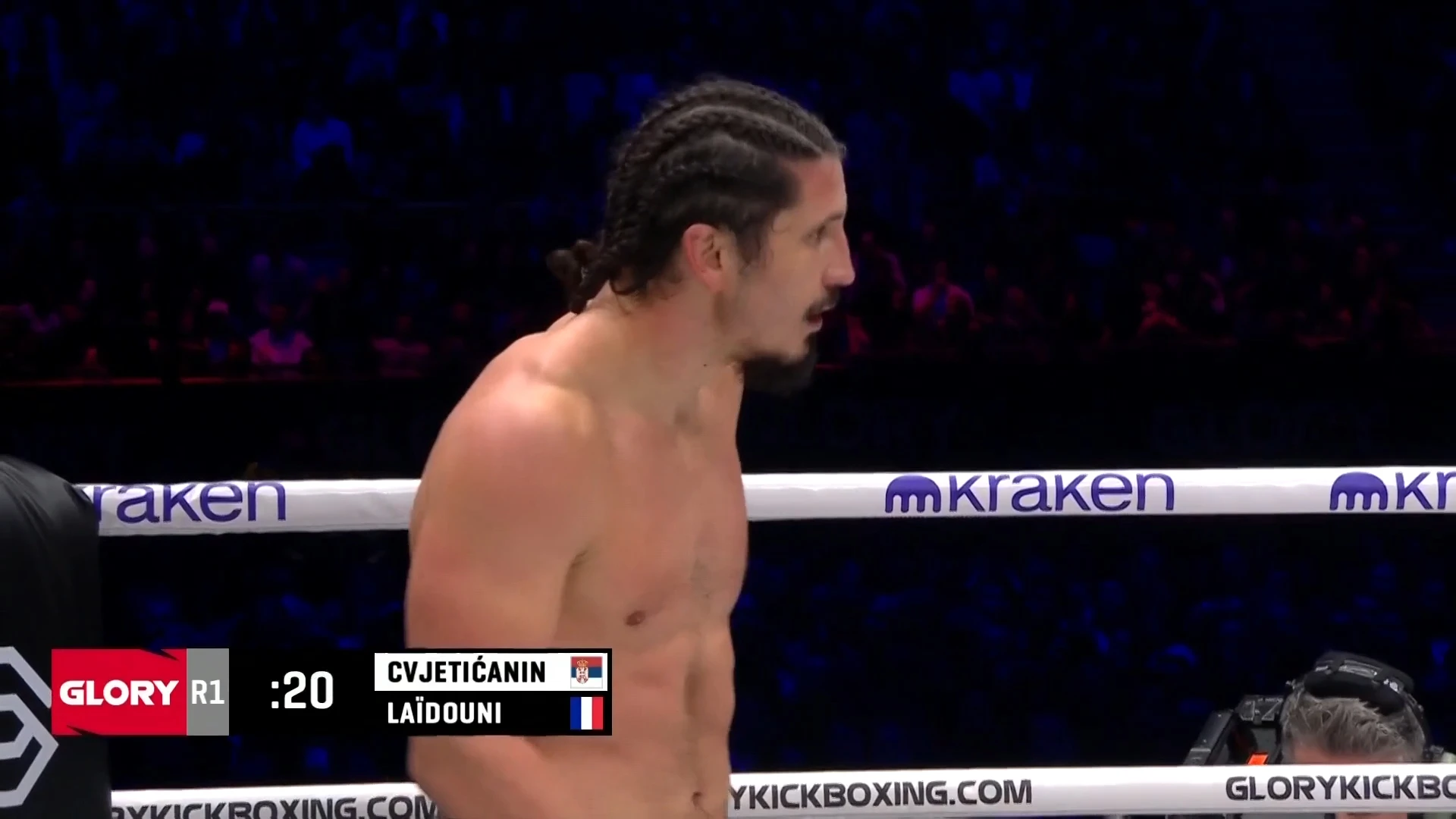 Miloš Cvjetićanin ontwricht teen tijdens kwartfinale GLORY 105