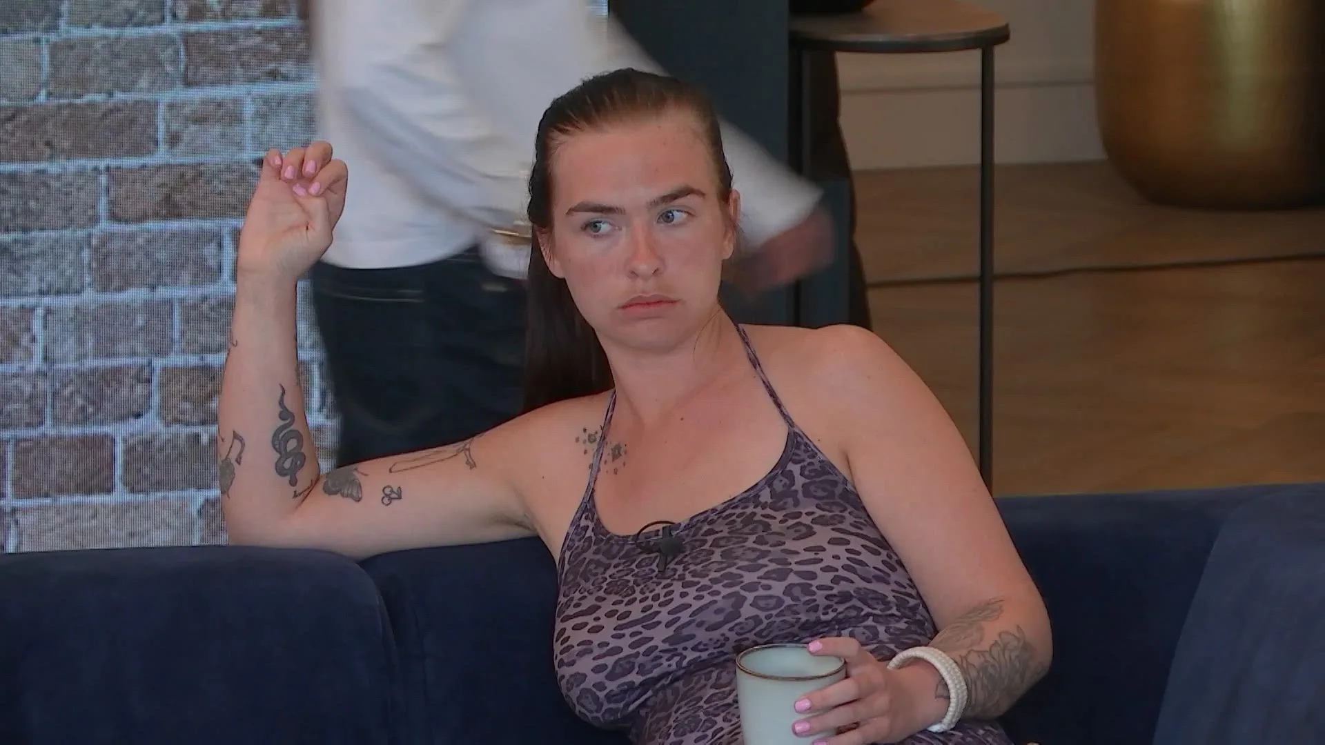 Joshlyn gaat niet akkoord met Roxy haar bezoek