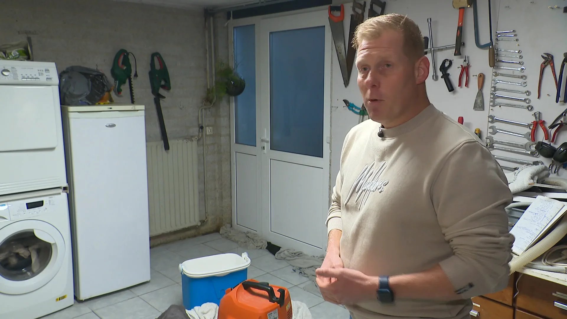 Ondergelopen kelders in Baarlo drijven bewoners tot wanhoop