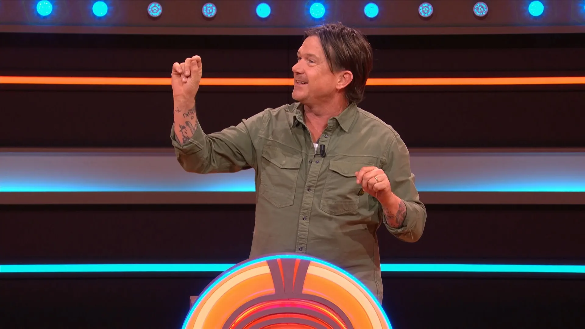 Johnny de Mol wordt onderbroken door André Hazes jr.