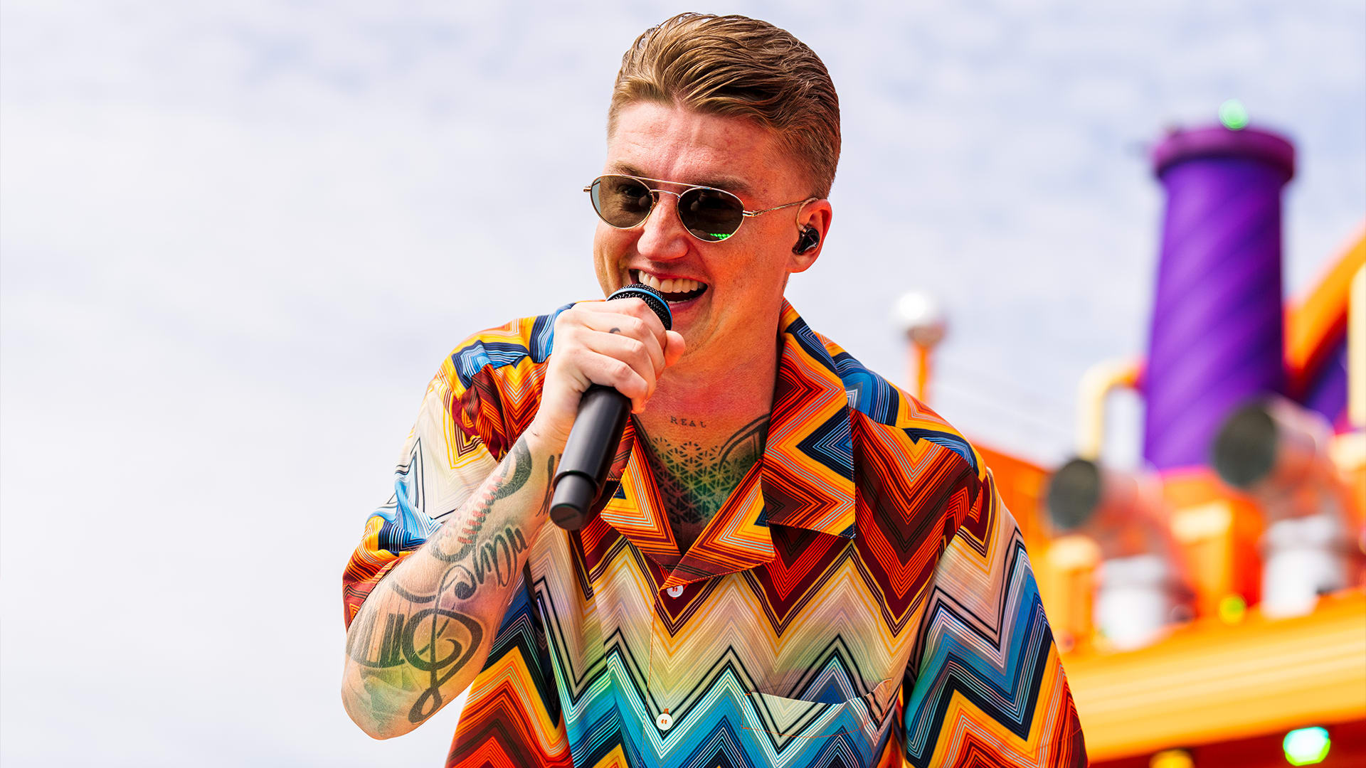 Iedereen geeft de volle 100% bij Mart Hoogkamer op 538 Koningsdag