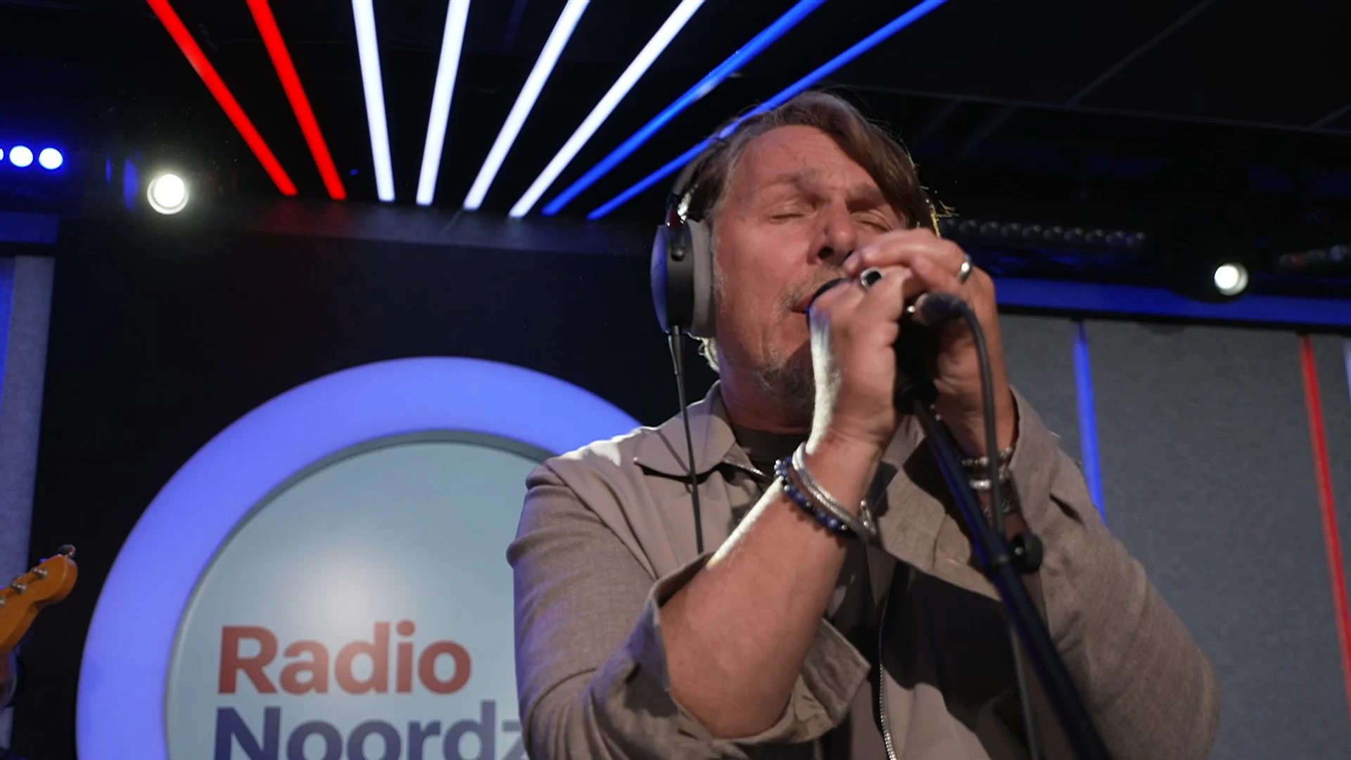 De 3JS zingen 'Los Vast' live in de studio van Radio Noordzee