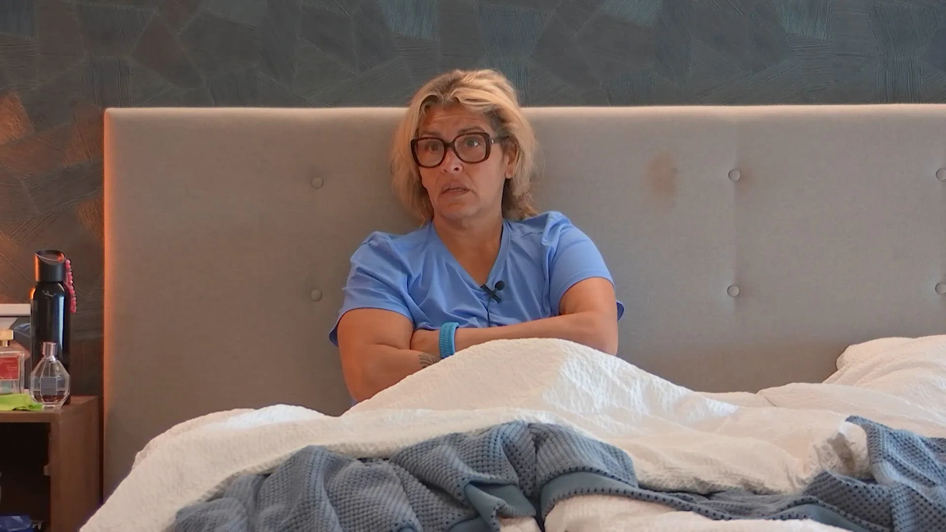 Joshlyn heeft geen zin om te leren: 'Ik vind het heel raar wat jij doet'