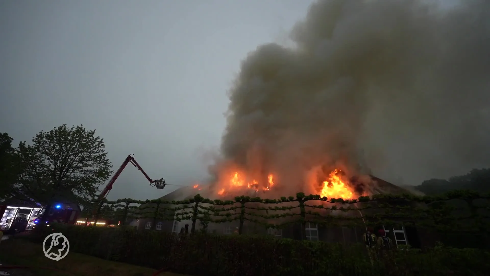 Woning in Lierop brandt volledig af, mogelijk door blikseminslag