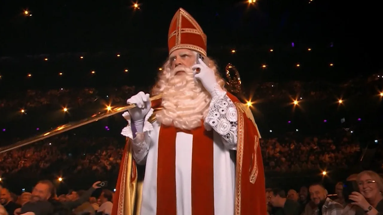 Sinterklaas onderbreekt Vandaag Inside Oudejaarsspecial: 'Dit is één grote amulet van geestelijke armoede'