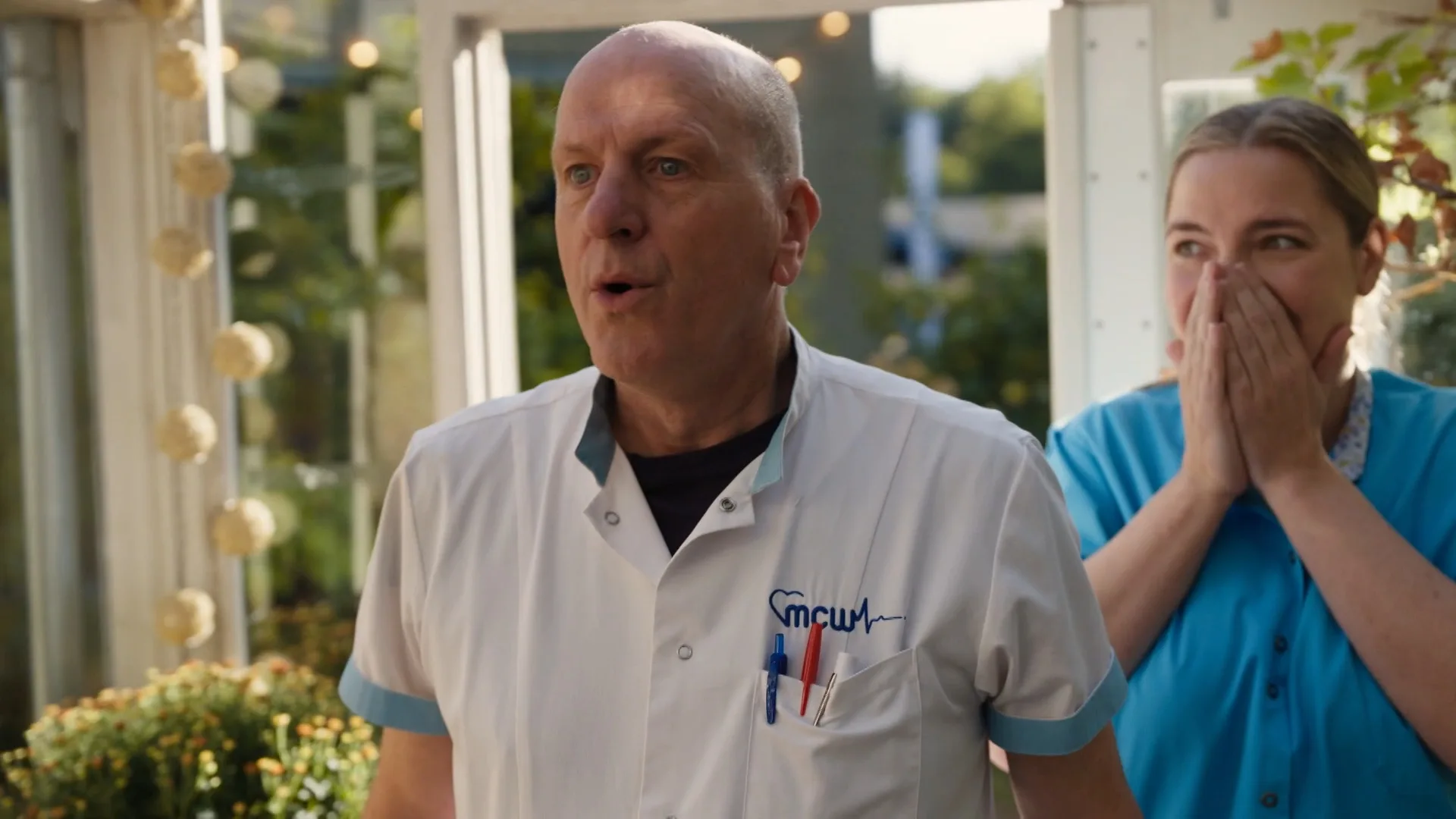 Olivia heeft een verrassing voor Kees